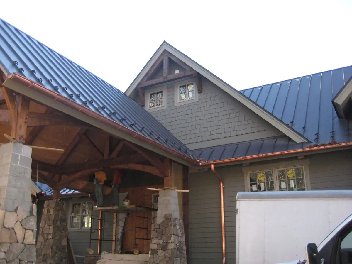 Craftsman Roofing team delivering quality roofing work in Chalco